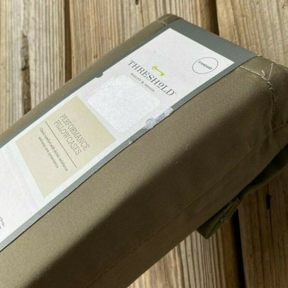 Threshold- Performance Pillowcases 400 Thread OEKO- TEX (River Birch)